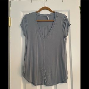 Z supply blue v-neck t-shirt